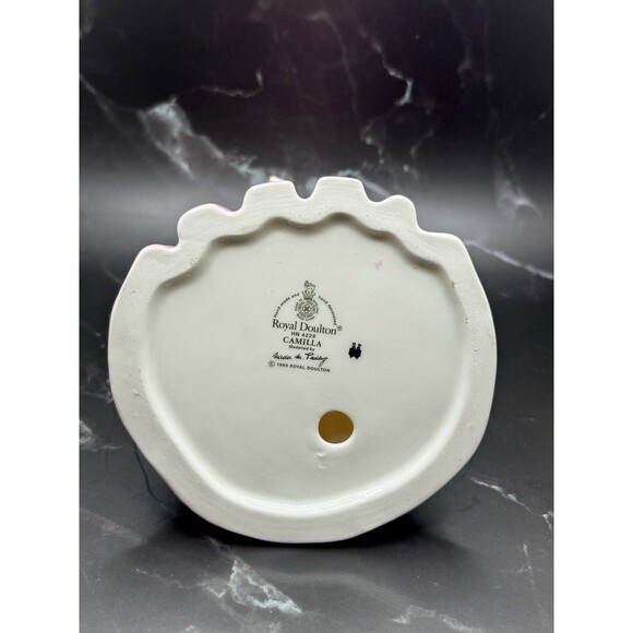 Royal Doulton Camilla HN4220 Bone China 8.5" Tall Retired England RARE - Picture 5 of 15